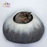 Two color round shape felt cat cave